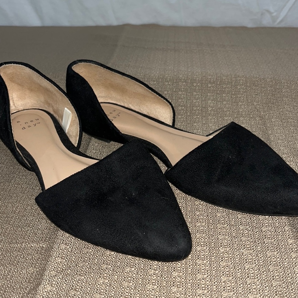 Pointed toe flats